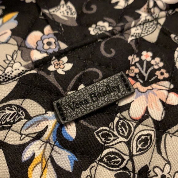 Vera Bradley Quilted Floral Makeup/Jewelry Travel Case - Picture 2 of 11